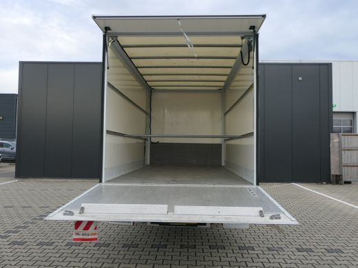 Peugeot Boxer 2.2 BlueHDi 140 L3 3.5t | Laadklep | Netjes! | Camera | Spanstangen | Meubelbak | 140pk! | Cruise... ActivLease financial lease