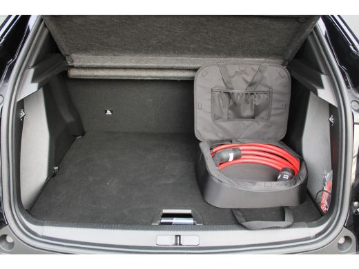 Peugeot e-2008 EV Allure 54 kWh | Automaat | Navigatie | Camera | Fase 3 laden | Nieuw model | Apple carplay | ActivLease financial lease