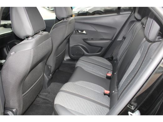 Peugeot e-2008 EV Allure 54 kWh | Automaat | Navigatie | Camera | Fase 3 laden | Nieuw model | Apple carplay | ActivLease financial lease