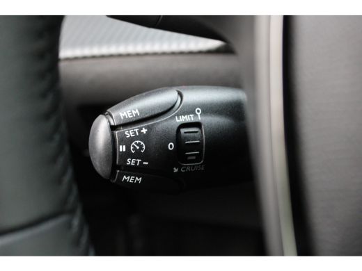 Peugeot e-2008 EV Allure 54 kWh | Automaat | Navigatie | Camera | Fase 3 laden | Nieuw model | Apple carplay | ActivLease financial lease
