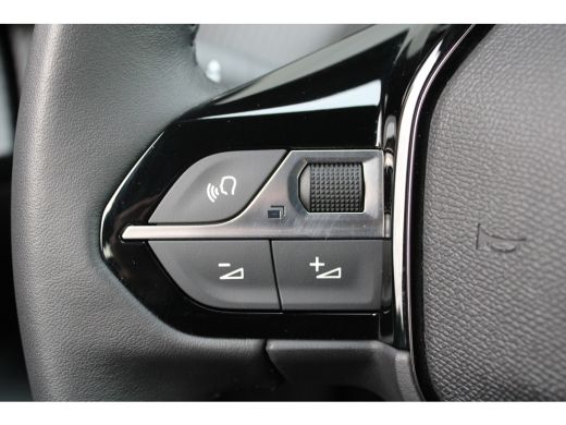 Peugeot e-2008 EV Allure 54 kWh | Automaat | Navigatie | Camera | Fase 3 laden | Nieuw model | Apple carplay | ActivLease financial lease