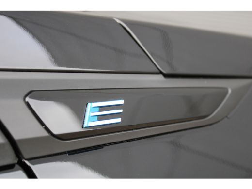 Peugeot e-2008 EV Allure 54 kWh | Automaat | Navigatie | Camera | Fase 3 laden | Nieuw model | Apple carplay | ActivLease financial lease