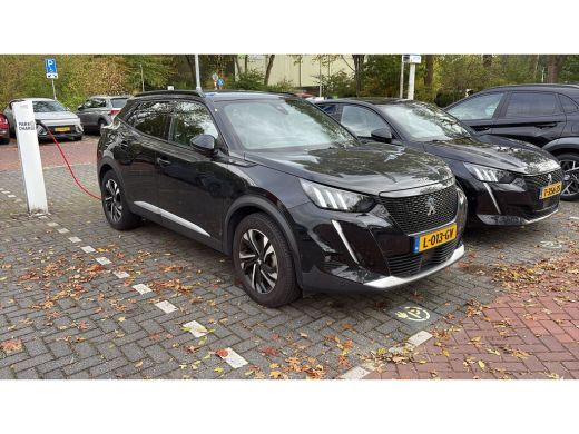 Peugeot e-2008 EV GT 50 kWh | LEDER | STOELVERWARMING | DEALER OH! | NAVI | CLIMA | CRUISE | CAMERA | PARK SEN V... ActivLease financial lease