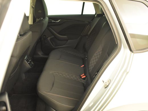 Skoda Kamiq 1.0 TSI Ambition 111pk DSG/AUTO | Cruise control | Privacy glass | Airco | Led koplampen | 16"LMV ActivLease financial lease