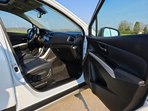 Suzuki S-Cross 1.4 Boosterjet AllGrip 4WD Style Smart Hybrid - 130 Pk - Automaat - Navi - Camera - Stoelverwarming ActivLease financial lease