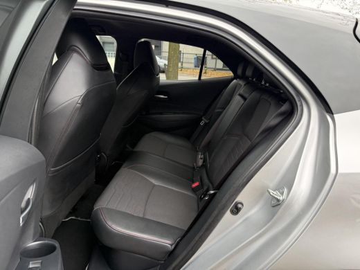 Toyota Corolla 2.0 Hybrid Executive **NAVIGATIE/ HEAD UP DISPLAY/ DODEHOEK DETECTIE/ 36 MAANDEN GARANTIE** ActivLease financial lease