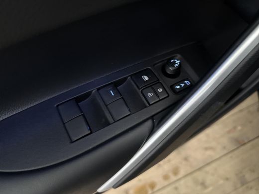 Toyota Corolla Cross Hybrid 140 Style | 06-10141018 Voor meer informatie ActivLease financial lease