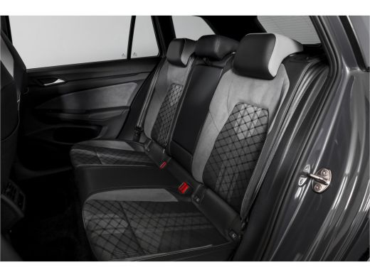 Volkswagen Golf Variant Variant 1.5 eTSI 150 PK R-Line - Automaat | S/K- Panodak | Dig. Cockpit | Adapt. Cruise | PDC | C... ActivLease financial lease