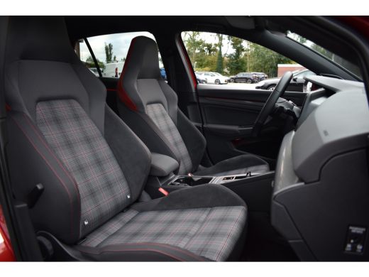 Volkswagen Golf GTI 2.0 TSI 245PK DSG GTI-SPORT HARMANN-KARDON/IQ-LIGHT/PANORAMADAK ActivLease financial lease