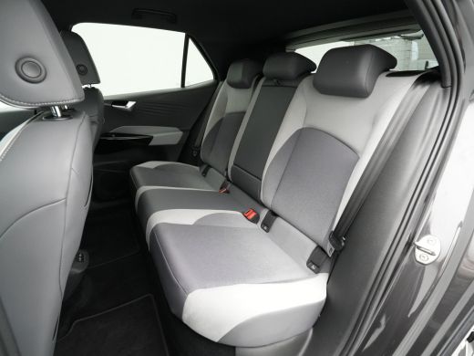 Volkswagen ID.3 First Plus 58 kWh 204pk Navigatie Camera Stoel/Stuurverwarming Carplay Pdc 2 Gereserveerd VDU lea... ActivLease financial lease