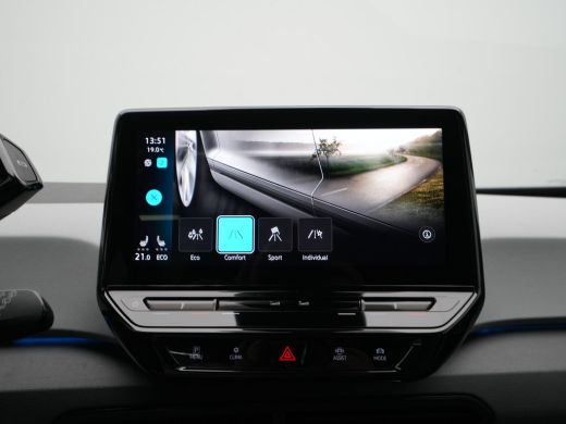 Volkswagen ID.3 First Plus 58 kWh 204pk Navigatie Camera Stoel/Stuurverwarming Carplay Pdc 2 Gereserveerd VDU lea... ActivLease financial lease