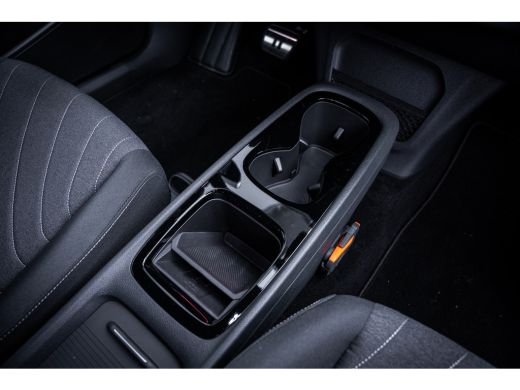 Volkswagen ID.3 Pro Business 59 kWh | Achterlichten LED, luxe uitgevoerd incl. dynamische knipperlichten | Aircon... ActivLease financial lease