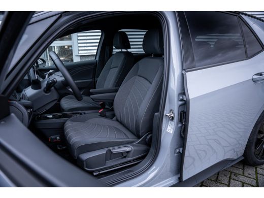 Volkswagen ID.3 Pro Business 59 kWh | Achterlichten LED, luxe uitgevoerd incl. dynamische knipperlichten | Aircon... ActivLease financial lease