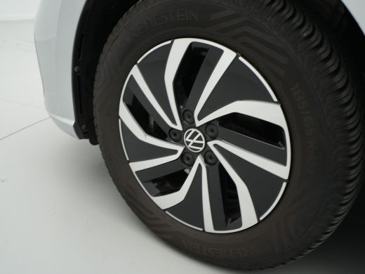 Volkswagen Polo 1.0 TSI 95pk Life Edition Navi via App Acc Pdc Camera Privacy glas Argon ActivLease financial lease