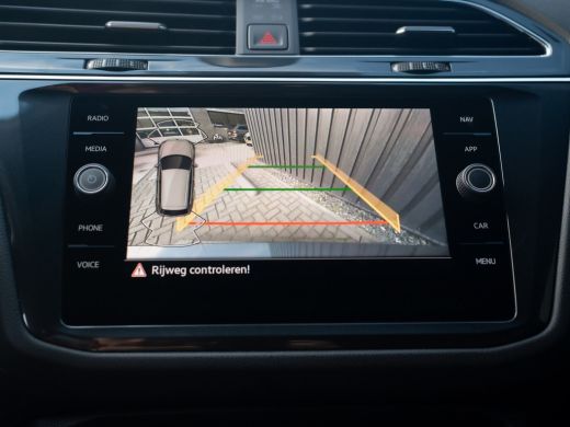 Volkswagen Tiguan 1.5 TSI R-Line Business+ | Side Assist | Keyless | 20'' | Camera | Elk. A-klep | IQ Light | Prijs... ActivLease financial lease