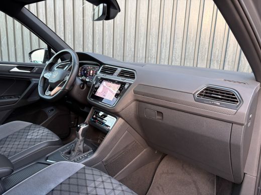 Volkswagen Tiguan 1.5 TSI R-Line Business+ | Side Assist | Keyless | 20'' | Camera | Elk. A-klep | IQ Light | Prijs... ActivLease financial lease
