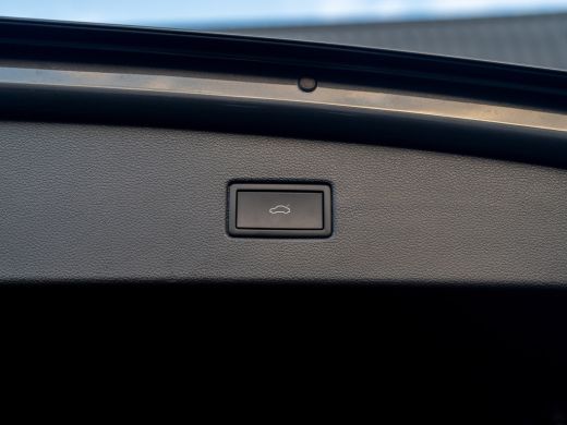 Volkswagen Tiguan 1.5 TSI R-Line Business+ | Side Assist | Keyless | 20'' | Camera | Elk. A-klep | IQ Light | Prijs... ActivLease financial lease