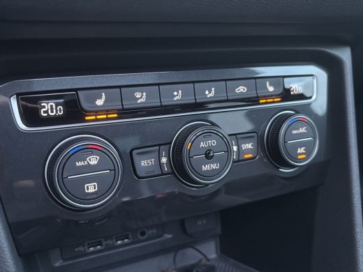 Volkswagen Tiguan Allspace 1.5 TSI Highline Business R 7p. | Pano | Leer | Trekhaak | 360 Camera | Stoelverwarming ActivLease financial lease