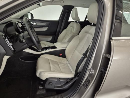 Volvo  XC40 1.5 T4 Recharge Inscription Blond Leder! | LageKM! | VolvoSelekt! | Camera | Stoel/Stuurverw. ActivLease financial lease
