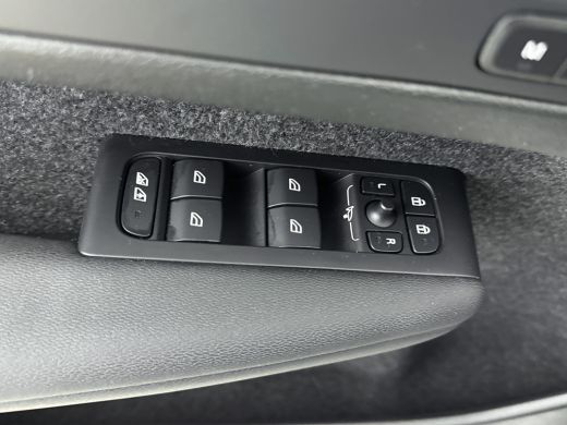 Volvo  XC40 2.0 B4 Plus Dark | Trekhaak | Reserve wiel | BLIS | Adaptive Cruiscontrol | Verwarmbare voorruit ... ActivLease financial lease