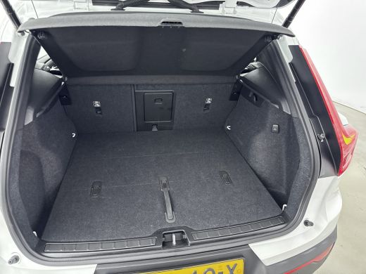 Volvo  XC40 2.0 B4 Plus Dark | Trekhaak | Reserve wiel | BLIS | Adaptive Cruiscontrol | Verwarmbare voorruit ... ActivLease financial lease