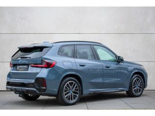 BMW iX1 xDrive30 Launch Edition 67 kWh M Sport-Pano-360-Trekhaak-18"-Head up-Keyless