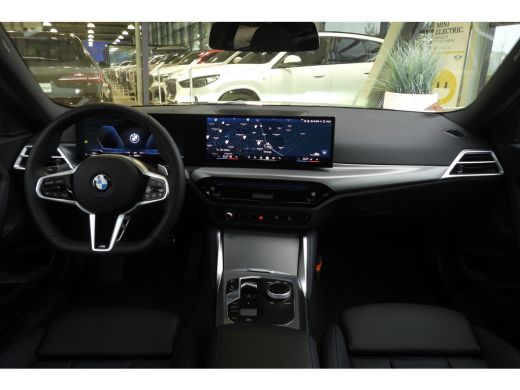 BMW 2 Serie 220i M Sport Automaat / Schuif-kanteldak / M Sportonderstel / Achteruitrijcamera / Comfort Access... ActivLease financial lease