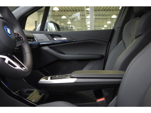 BMW 2 Serie 225e xDrive High Executive M Sport Automaat / Panoramadak / Trekhaak / Sportstoelen / M Adaptief ... ActivLease financial lease