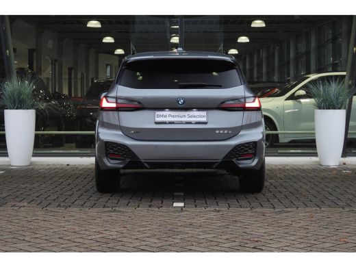 BMW 2 Serie 225e xDrive High Executive M Sport Automaat / Panoramadak / Trekhaak / Sportstoelen / M Adaptief ... ActivLease financial lease