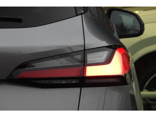 BMW 2 Serie 225e xDrive High Executive M Sport Automaat / Panoramadak / Trekhaak / Sportstoelen / M Adaptief ... ActivLease financial lease