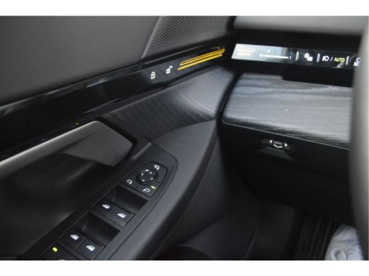 BMW 5 Serie Touring 530e M Sport Automaat / Trekhaak / M Sportonderstel / Achteruitrijcamera /  Comfort Acces... ActivLease financial lease