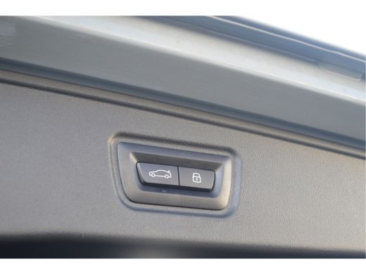 BMW 5 Serie Touring 530e M Sport Automaat / Trekhaak / M Sportonderstel / Achteruitrijcamera /  Comfort Acces... ActivLease financial lease