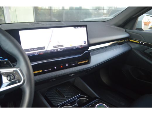 BMW 5 Serie Touring 530e M Sport Automaat / Trekhaak / M Sportonderstel / Achteruitrijcamera /  Comfort Acces... ActivLease financial lease