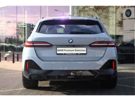 BMW 5 Serie Touring 530e M Sport Automaat / Trekhaak / M Sportonderstel / Achteruitrijcamera /  Comfort Acces... ActivLease financial lease