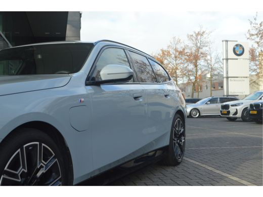 BMW 5 Serie Touring 530e M Sport Automaat / Trekhaak / M Sportonderstel / Achteruitrijcamera /  Comfort Acces... ActivLease financial lease