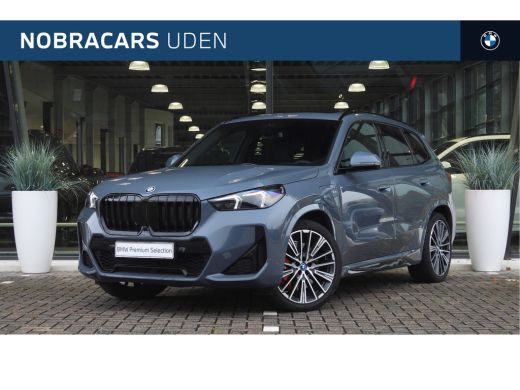 BMW X1 xDrive30e High Executive M Sport Automaat / Panoramadak / Trekhaak / Sportstoelen / M Adaptief on...