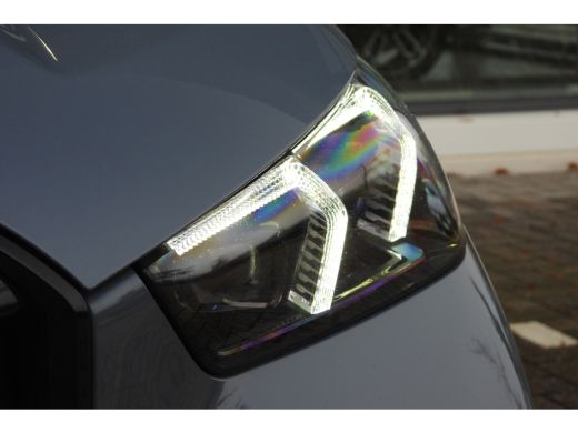 BMW X1 xDrive30e High Executive M Sport Automaat / Panoramadak / Trekhaak / Sportstoelen / M Adaptief on... ActivLease financial lease