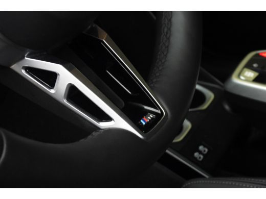 BMW X1 xDrive30e High Executive M Sport Automaat / Panoramadak / Trekhaak / Sportstoelen / M Adaptief on... ActivLease financial lease