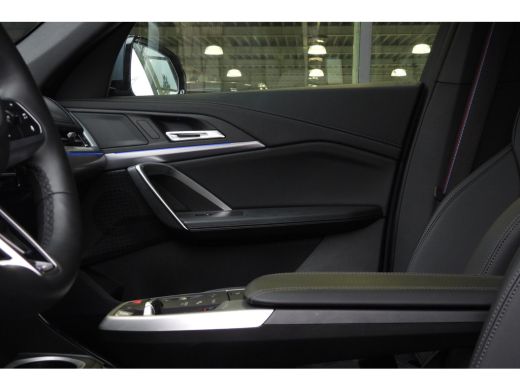 BMW X1 xDrive30e High Executive M Sport Automaat / Panoramadak / Trekhaak / Sportstoelen / M Adaptief on... ActivLease financial lease