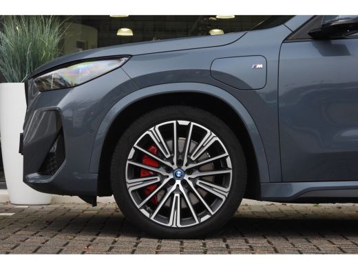 BMW X1 xDrive30e High Executive M Sport Automaat / Panoramadak / Trekhaak / Sportstoelen / M Adaptief on... ActivLease financial lease