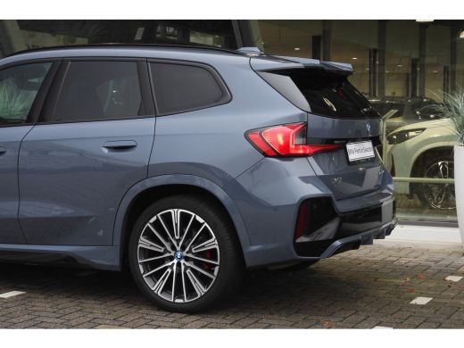 BMW X1 xDrive30e High Executive M Sport Automaat / Panoramadak / Trekhaak / Sportstoelen / M Adaptief on... ActivLease financial lease