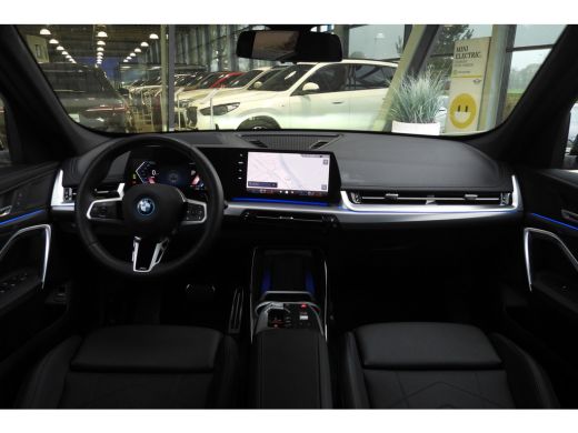 BMW X1 xDrive30e High Executive M Sport Automaat / Panoramadak / Trekhaak / Sportstoelen / M Adaptief on... ActivLease financial lease