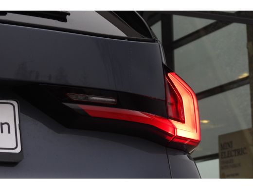 BMW X1 xDrive30e High Executive M Sport Automaat / Panoramadak / Trekhaak / Sportstoelen / M Adaptief on... ActivLease financial lease