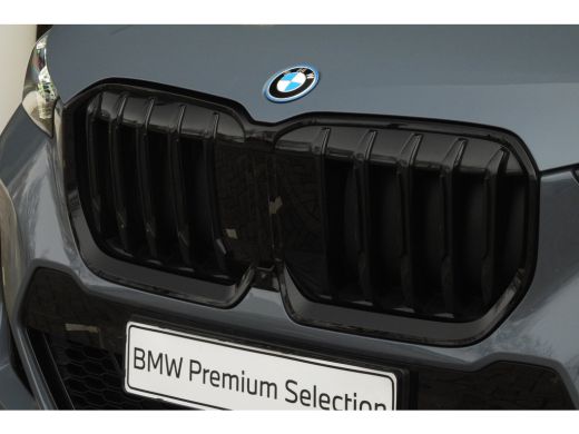 BMW X1 xDrive30e High Executive M Sport Automaat / Panoramadak / Trekhaak / Sportstoelen / M Adaptief on... ActivLease financial lease