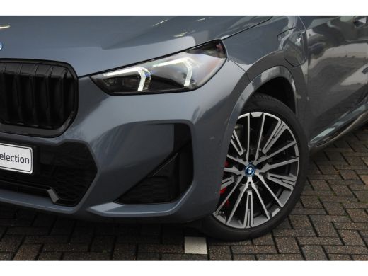 BMW X1 xDrive30e High Executive M Sport Automaat / Panoramadak / Trekhaak / Sportstoelen / M Adaptief on... ActivLease financial lease