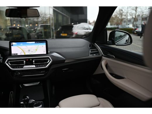 BMW X3 xDrive30e High Executive M Sport Automaat / Panoramadak / Sportstoelen / Achteruitrijcamera / Com... ActivLease financial lease