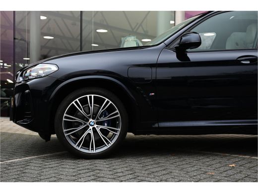 BMW X3 xDrive30e High Executive M Sport Automaat / Panoramadak / Sportstoelen / Achteruitrijcamera / Com... ActivLease financial lease