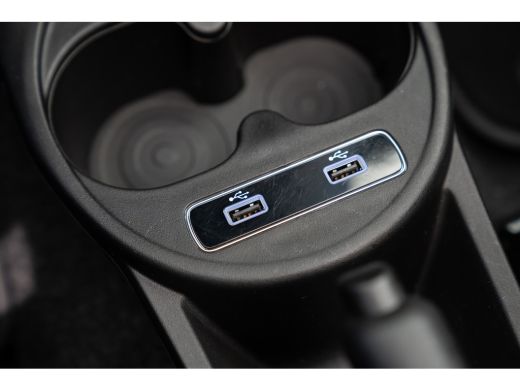 Fiat 500C 1.0 Hybrid Dolcevita Finale | Parkeersensoren | Apple Carplay & Android Auto | Airco | Cruise Con... ActivLease financial lease