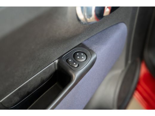 Fiat 500C 1.0 Hybrid | Parkeersensoren | Apple Carplay & Android Auto | Cruise Controle | Airco | Elektrisc... ActivLease financial lease