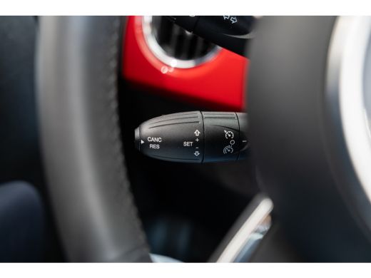 Fiat 500C 1.0 Hybrid | Parkeersensoren | Apple Carplay & Android Auto | Cruise Controle | Airco | Elektrisc... ActivLease financial lease